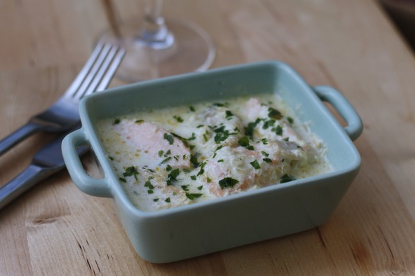 Comment faire cuire le saumon rose? Recettes de saumon rose juteux et doux au four avec crème sure