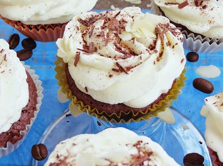 Comment faire une crème pour Cappeycakes: Recette pour beurre, chocolat et crème protéinée