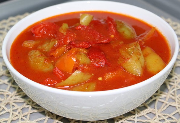 Comment faire du lecho de tomate et de poivre