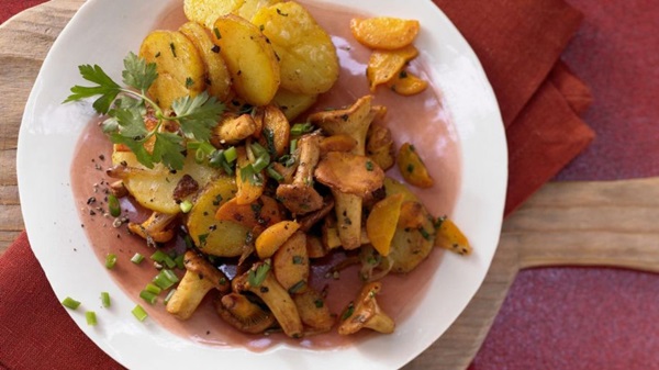 Comment faire cuire les chanterelles dans une poêle à frire