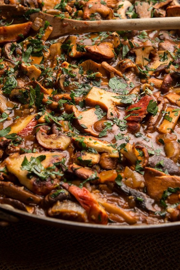 Comment faire cuire les chanterelles dans une poêle à frire