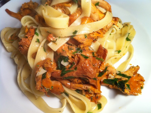 Comment faire cuire les chanterelles dans une poêle à frire
