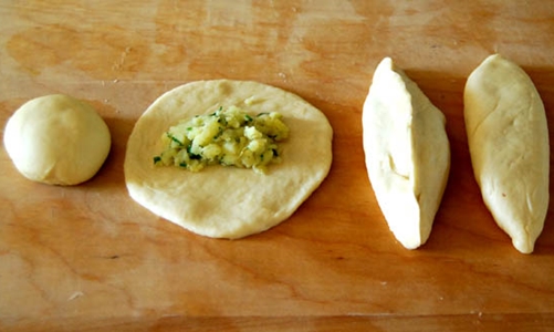 Comment faire cuire des tartes avec des pommes de terre dans le four - une recette photo étape par étape Photo d'une recette de tartes aux pommes de terre