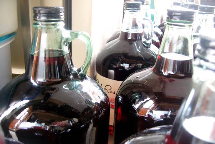 Comment faire du vin fait maison à partir de confiture fermentée: recette Comment faire du vin fait maison à partir de confiture fermentée: recette