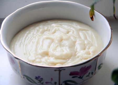 Comment faire une crème pour le capkake: crème pâtissière, fromage et crème de lait condensé, une recette avec une photo