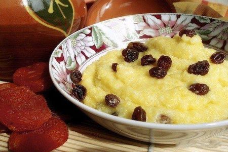 Comment faire cuire la bouillie de maïs correctement et délicieux?