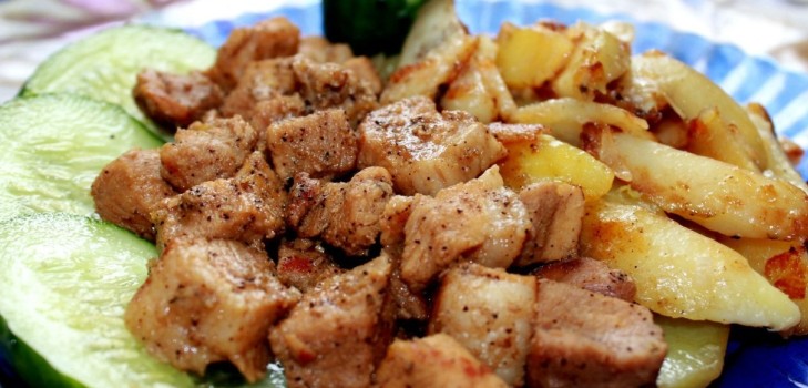 Pommes de terre cuites avec du porc: meilleures recettes