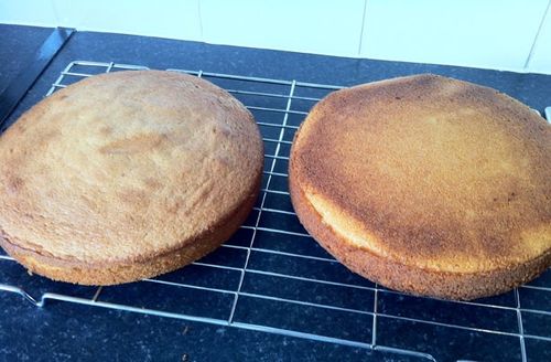 La recette pour un cupcake délicieux et inhabituel dans un multivark - étape par étape avec la photo