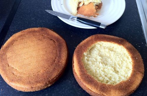 La recette pour un cupcake délicieux et inhabituel dans un multivark - étape par étape avec la photo