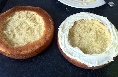 La recette pour un cupcake délicieux et inhabituel dans un multivark - étape par étape avec la photo