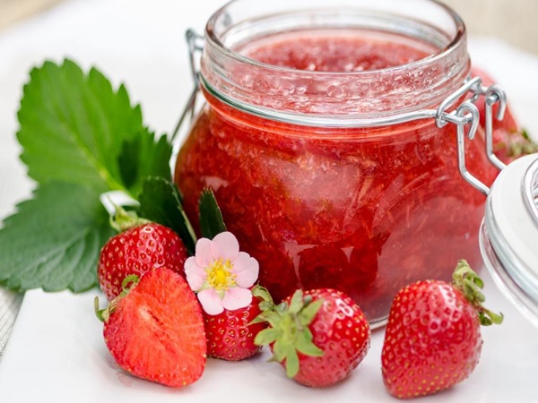 Délicieuse confiture de fraise épaisse, recettes pour l'hiver
