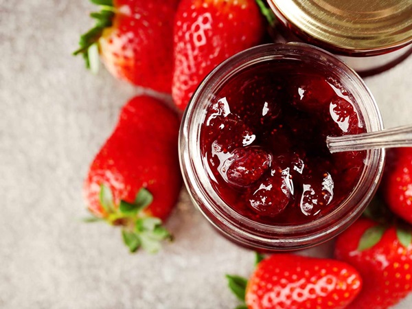 Délicieuse confiture de fraise épaisse, recettes pour l'hiver