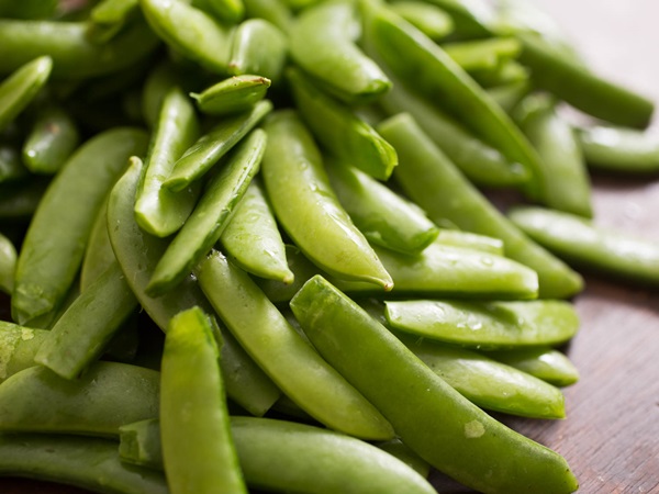 Pois verts, en conserve pour l'hiver à la maison