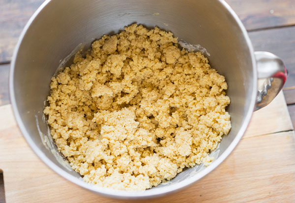 Recette facile pour les biscuits du Nouvel An avec des épices
