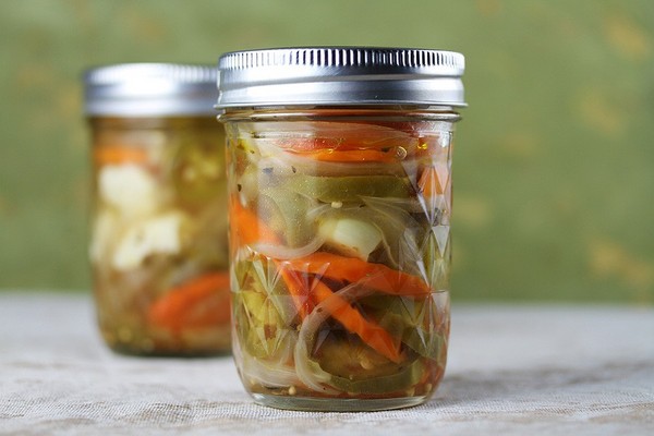 Carottes pour l'hiver en canettes - en coréen, lecho, salade, vinaigrette - recettes très savoureuses avec des oignons, des betteraves, du poivre. Comment garder les carottes pour l'hiver à la maison