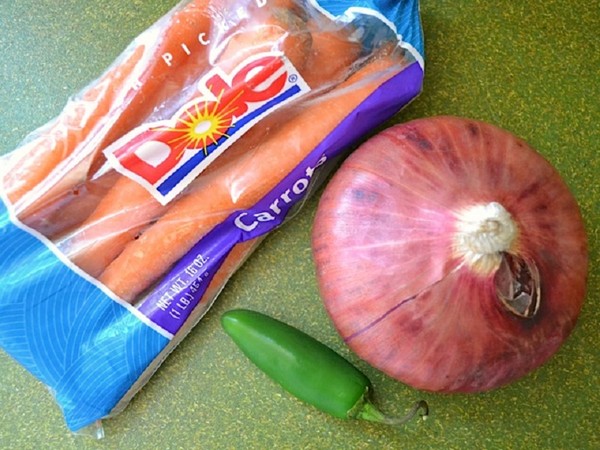 Carottes pour l'hiver en canettes - en coréen, lecho, salade, vinaigrette - recettes très savoureuses avec des oignons, des betteraves, du poivre. Comment garder les carottes pour l'hiver à la maison
