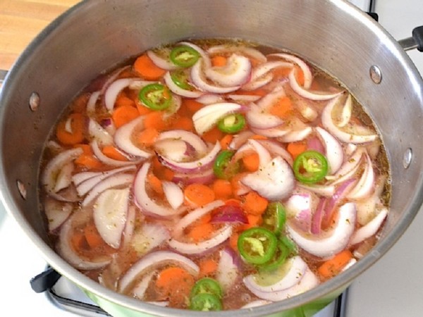 Carottes pour l'hiver en canettes - en coréen, lecho, salade, vinaigrette - recettes très savoureuses avec des oignons, des betteraves, du poivre. Comment garder les carottes pour l'hiver à la maison