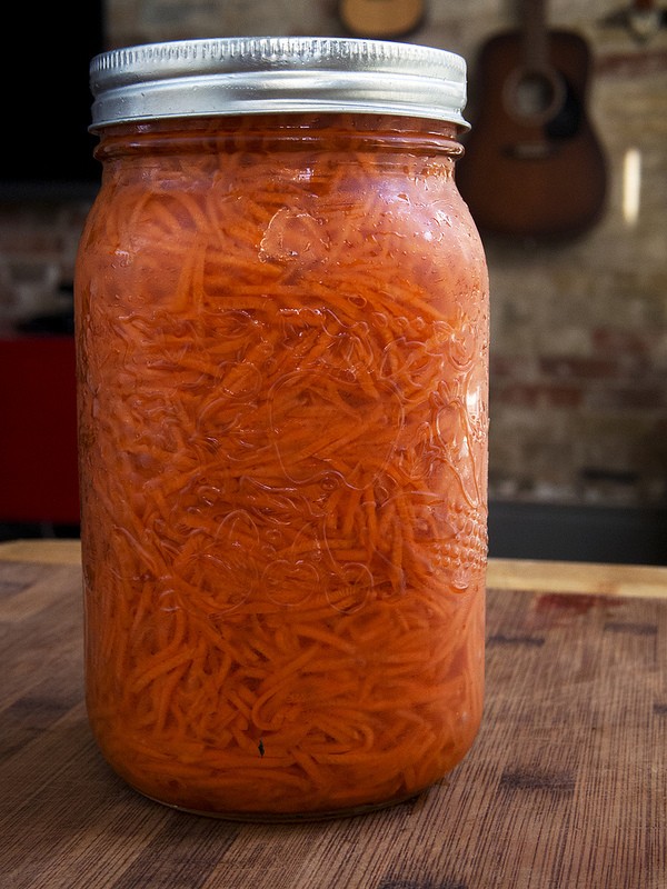 Carottes pour l'hiver en canettes - en coréen, lecho, salade, vinaigrette - recettes très savoureuses avec des oignons, des betteraves, du poivre. Comment garder les carottes pour l'hiver à la maison