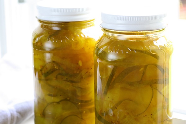 Des recettes simples pour la conservation des concombres pour l'hiver sans vinaigre