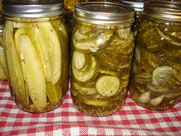 Des recettes simples pour la conservation des concombres pour l'hiver sans vinaigre