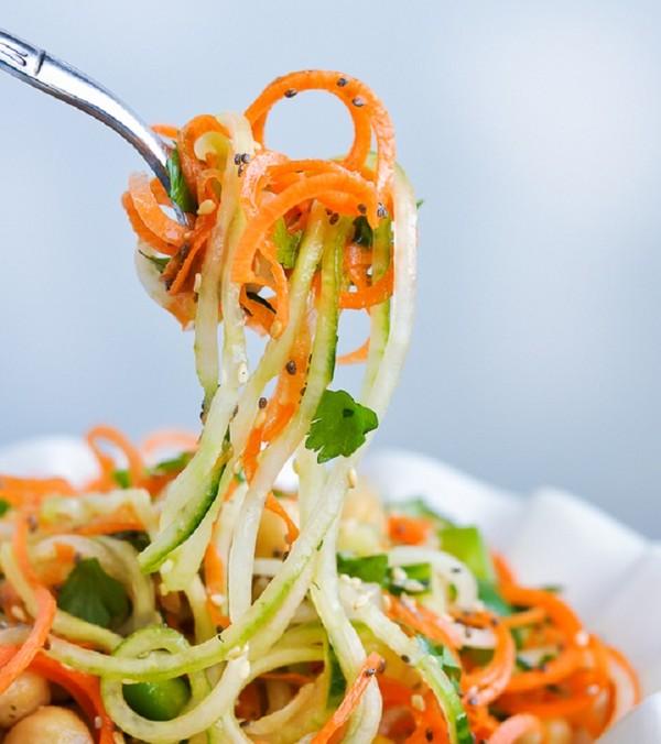 Concombres en coréen pour l'hiver - recettes avec des carottes, de la viande, sans stérilisation. Salade de concombres en coréen pour l'hiver de la cuisson rapide