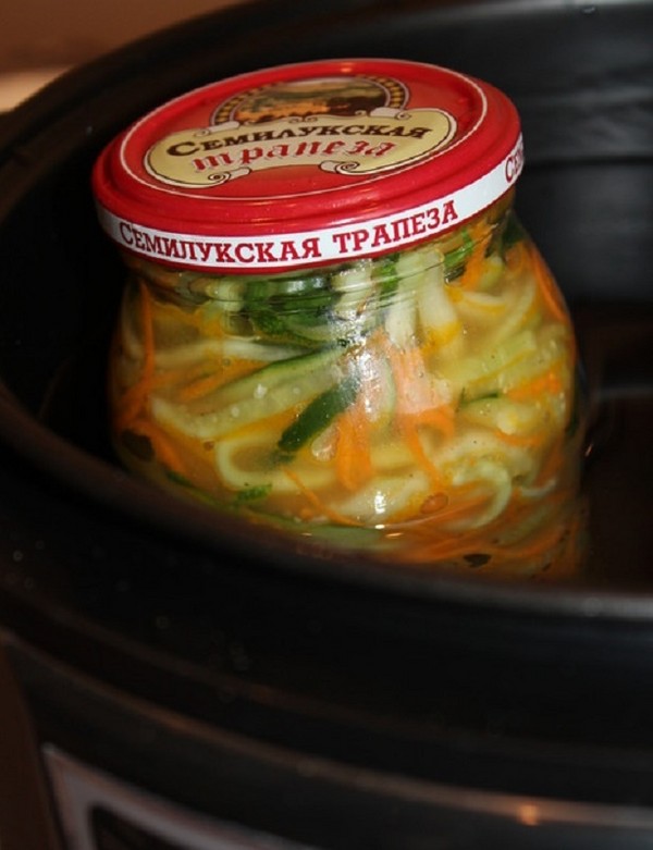 Concombres en coréen pour l'hiver - recettes avec des carottes, de la viande, sans stérilisation. Salade de concombres en coréen pour l'hiver de la cuisson rapide