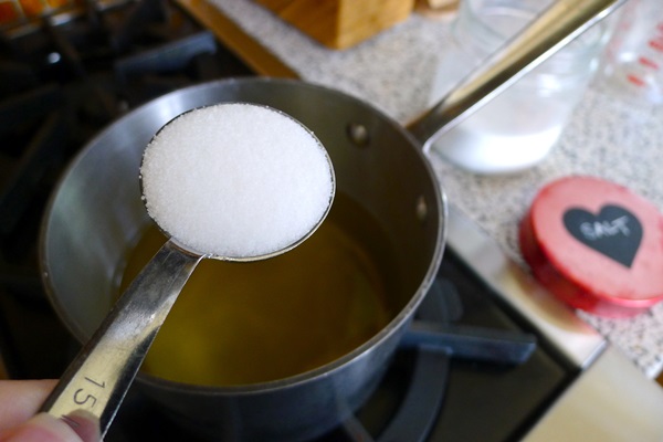 Concombres savoureux à l'ail pour l'hiver
