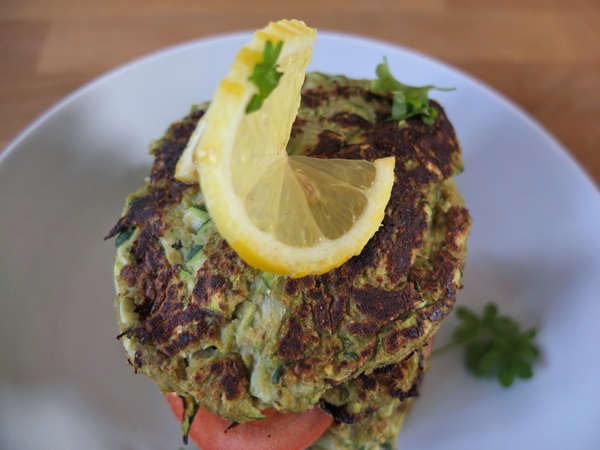 Délicieuses crêpes de courgettes sur des recettes rapides