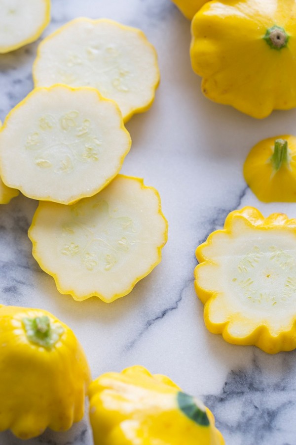 Patissons pour l'hiver, délicieuses recettes de blancs "Fingers lick" en pots - marinés, salés, sans stérilisation Patissons pour l'hiver, délicieuses recettes de blancs "Fingers lick" en pots - marinés, salés, sans stérilisation