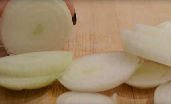 Patissons pour l'hiver, délicieuses recettes de blancs "Fingers lick" en pots - marinés, salés, sans stérilisation