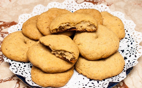Biscuits maison sur le smaltse - un dessert délicieux pour le thé!