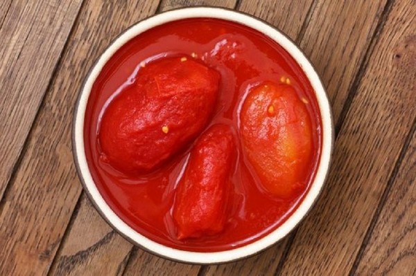 Tomates dans leur propre jus pour l'hiver, recettes avec des photos