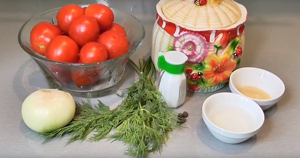 Tomates en gélatine pour l'hiver - recettes avec des oignons, sans stérilisation. Tomates marinés récoltées en gélatine pour l'hiver