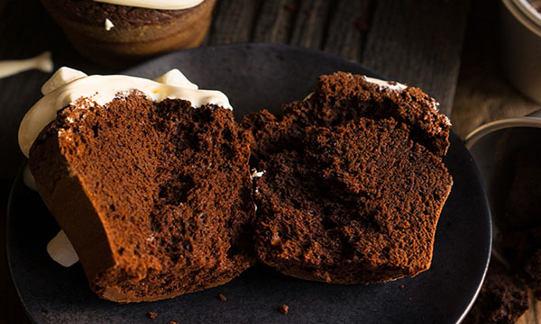 Une recette simple: muffins festifs au chocolat avec ganash