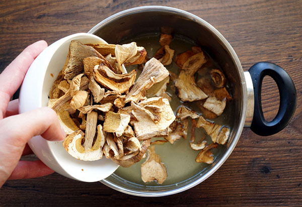 Une recette simple: une soupe crémeuse aux champignons