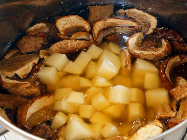 Une recette simple: une soupe crémeuse aux champignons