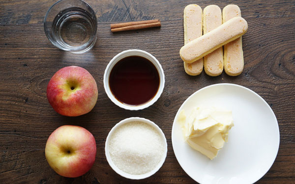 Recette pour une délicieuse pomme charlotte aux biscuits Savoyardi