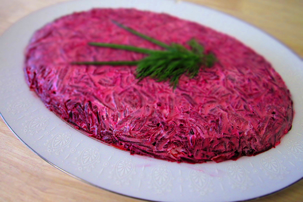 Recette de hareng sous le manteau de fourrure pour le Nouvel An à la maison - classique, rouler, avec la pomme étape par étape