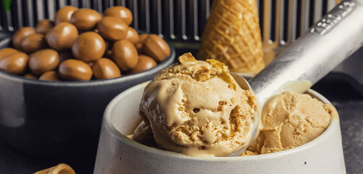 Recette pour une délicieuse glace maison au caramel