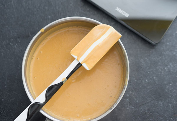 Recette pour une délicieuse glace maison au caramel