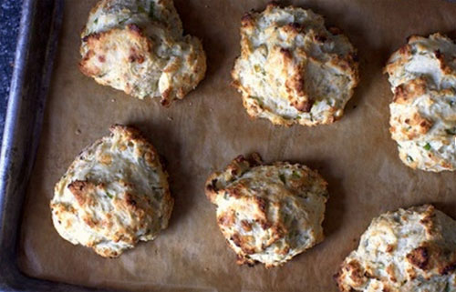 Snack biscuits à l'oignon et au fromage 