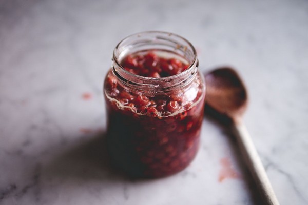 Rowan pour l'hiver: recettes de billettes de l'aronia rouge et noir habituel