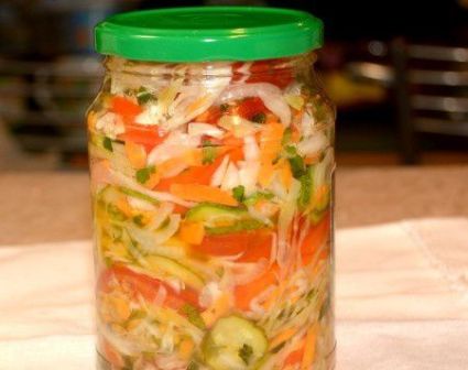 Salade de chou pour l'hiver "Fergana"