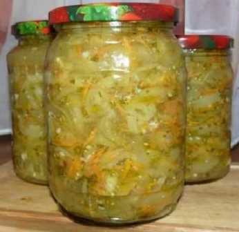 Salade de chou pour l'hiver aux tomates vertes