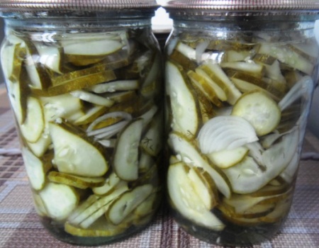 Salade de concombre pour l'hiver