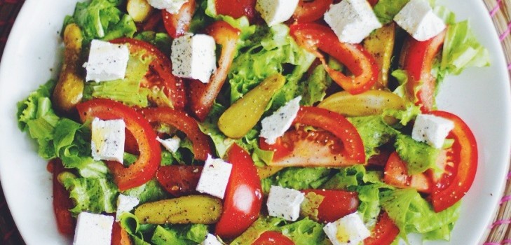 Salades avec brynza: le top des meilleures recettes