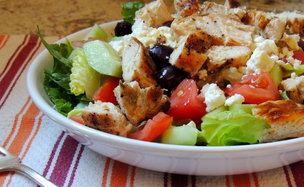 Salades avec brynza: le top des meilleures recettes