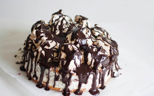 Gâteau Grafskie ruines avec de la crème sure