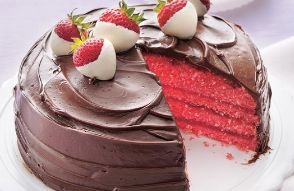 Délicieux gâteau aux fraises