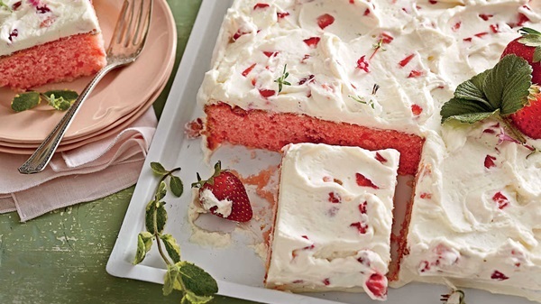 Délicieux gâteau aux fraises